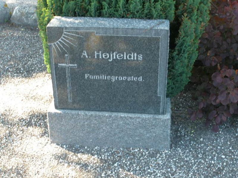 A. Hoejfelt's familiegravsted.JPG